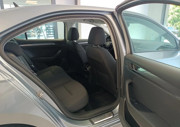 Skoda Superb cena 74900 przebieg: 149999, rok produkcji 2020 z Poznań małe 466